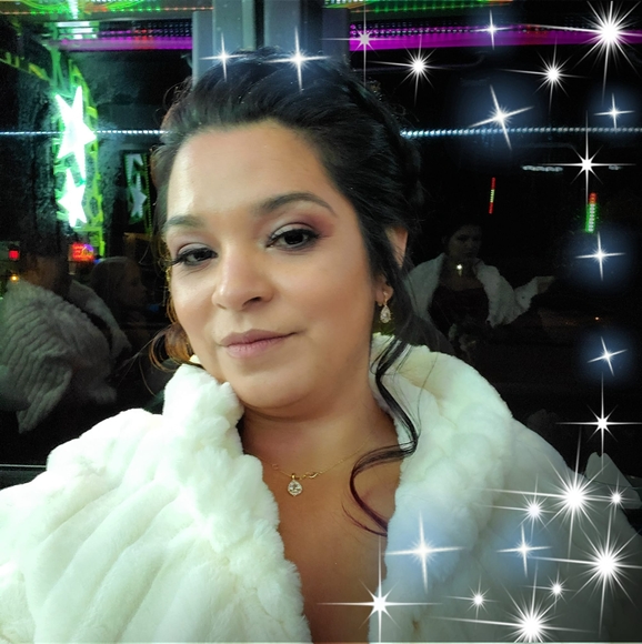 Meet your Posher, Amanda - Picture 1 of 1